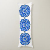Mandala in het blauw lichaamskussen (Voorkant Verticaal)