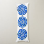 Mandala in het blauw lichaamskussen (Achterkant (Verticaal))