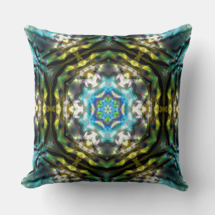 Mandala in hexagon oud groen gehammerd metaal kussen