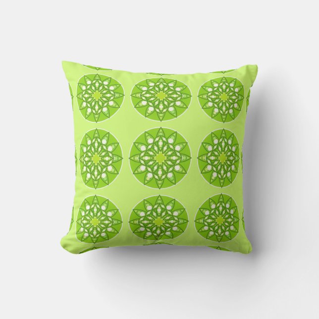 Mandala in tinten groen kussen (Voorkant)