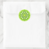 Mandala in tinten groen ronde sticker (Tas)