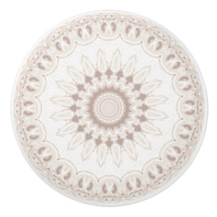Mandala Medaillon in Zachte Beige en Wit Keramische Knop