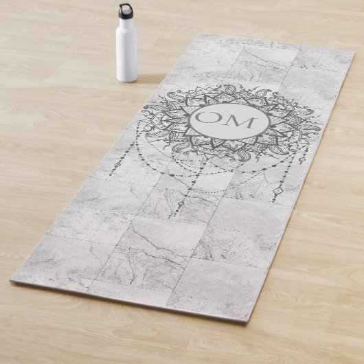 Mandala op Silver Marble Yoga Mat (In situ)