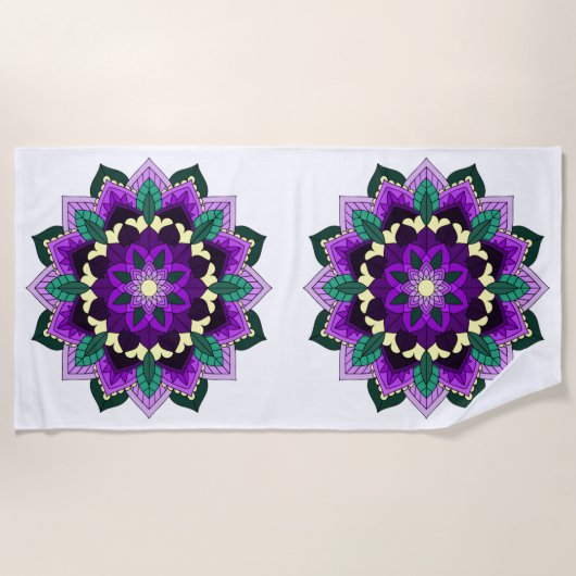 Mandala Patroon 02 in paars Strandlaken (Voorkant)