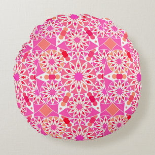 Mandala patroon, schaduwen van roze en koraal rond kussen