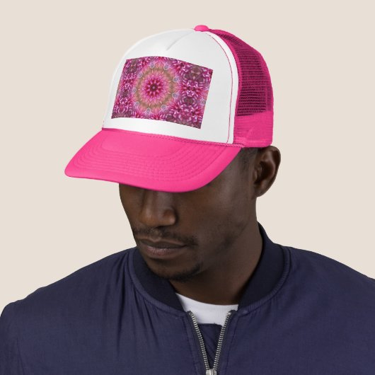 Mandala roze caleidoscoop patroon trucker pet (In situ)