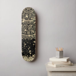 Mandala scannen met gouden sterren op zwart persoonlijk skateboard