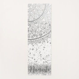 Mandala scannen met zilveren sterren op wit yogamat