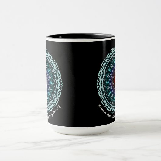 Mandala: "Thuis is waar je echt jezelf kunt zijn" Mok (Midden)