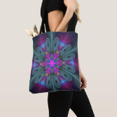 Mandala van middelkleurrijke fractale kunst met ro tote bag (Dichtbij)