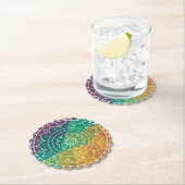Mandalabloem in regenboog, laag poly-kleurig desig kartonnen onderzetters (Insitu)
