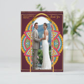 Mandalas op maroon achtergrond RSVP kaartje (Staand voorkant)