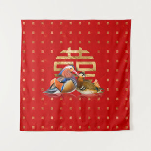 Mandarijnse eenden en dubbelgeluk op rood wandkleed