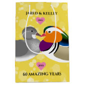 Mandarin Ducks Lovevogels Elk Jubileum Medium Cadeauzakje (Voorkant)