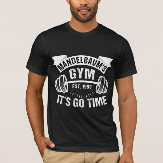 Mandelbaum's Gym Het Is Tijd T-shirt (Voorkant)