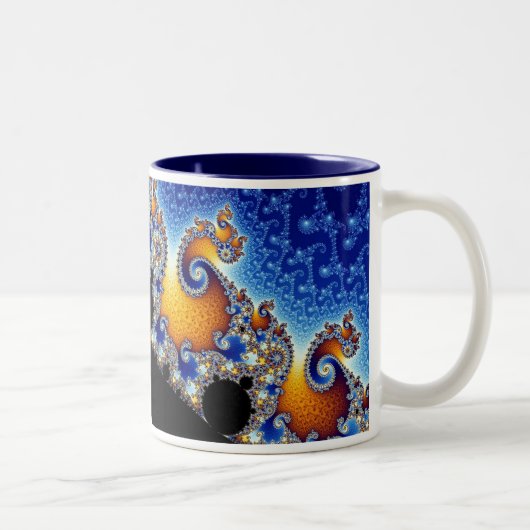 Mandelbrot Blue Double Spiral Fractal Tweekleurige Koffiemok (Rechts)