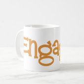 Mandi-Engaged-Orng Koffiemok (Voorkant links)