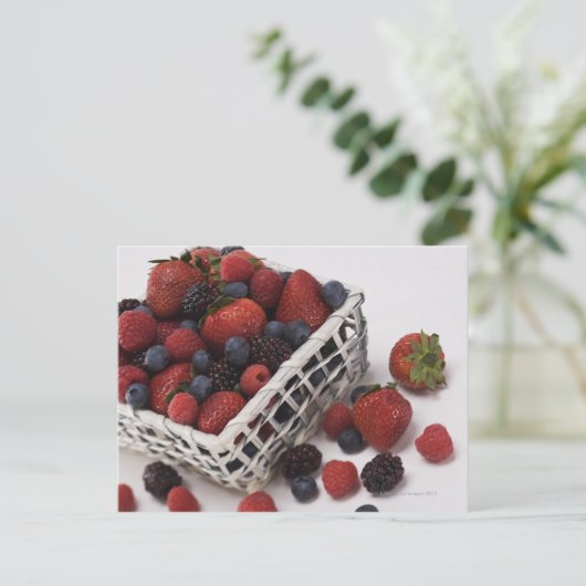 mandje bessen briefkaart (Staand voorkant)
