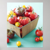 mandje van tomaten van Heirloom Poster (Voorkant)