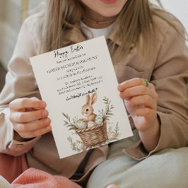 Mandjes met eieren rond oude stoel en Eggs Hunt Kaart