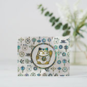 Maneki Neko Lucky cat op parels en op zeeoren Briefkaart (Staand voorkant)