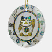 Maneki Neko Lucky cat op parels en op zeeoren Keramisch Ornament (Links)