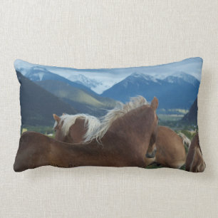 Manes & Mountains Pillow Kussen