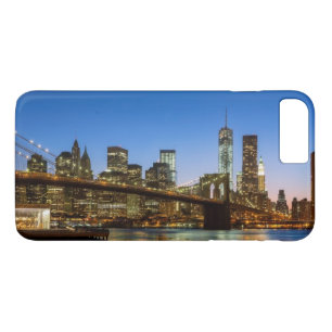 Manhattan and Brooklyn Bridge bij schemering iPhone 8/7 Plus Hoesje