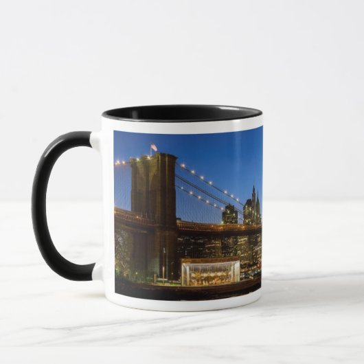 Manhattan and Brooklyn Bridge bij schemering Mok (Links)