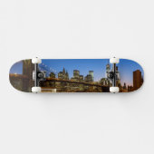 Manhattan and Brooklyn Bridge bij schemering Persoonlijk Skateboard (Horizontaal)