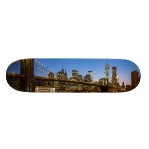 Manhattan and Brooklyn Bridge bij schemering Persoonlijk Skateboard