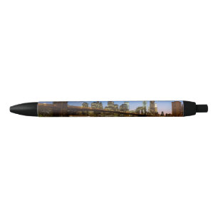 Manhattan and Brooklyn Bridge bij schemering Zwarte Inkt Pen