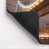 Manhattan Bridge en Manhattan Skyline 's nachts Muismat (Hoek)