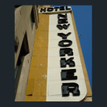 Manhattan Building Art Deco Poster<br><div class="desc">Art Deco is slechts een van de vele soorten architectuur die in Manhattan,  New York City,  worden gevonden. Kunst Deco gebouwen zijn misschien niet de meest voorkomende,  maar veel New Yorkers beschouwen ze als de meest onderscheiden gebouwen.</div>