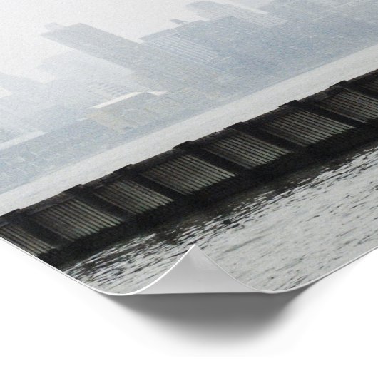 Manhattan Skyline in Fog met vuurtoren Poster (Hoek)