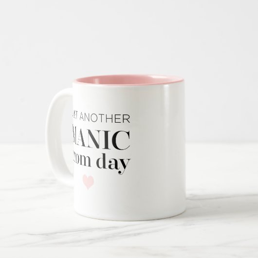 Manic Momday | Busy Mam Modern Moederdag Pun Tweekleurige Koffiemok (Voorkant links)