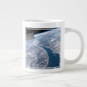 Manicouagan krater en de St. Lawrence rivier Grote Koffiekop (Rechts)