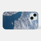 Manicouagan krater en de St. Lawrence rivier iPhone 15 Case (Achterkant horizontaal)