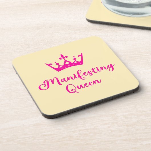 Manifesterende koningin roze letters bier onderzetter (Linkerzijde)