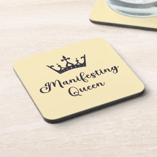 Manifesterende koningin zwarte letters bier onderzetter (Linkerzijde)