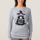 Manifesting Magic Witch Halloween T-Shirt (Voorkant)