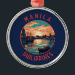 Manilla Filipijnen Retro Distress Circle Metalen Ornament<br><div class="desc">Manilla retro vector reisontwerp. Manilla,  de hoofdstad van de Filipijnen,  is een dichtbevolkte badstad op het eiland Luzon,  die Spaanse koloniale architectuur met moderne wolkenkrabbers mixt.</div>