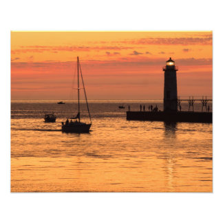 Manistees Lighthouse Sunset Sailboat Foto Afdruk