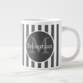 Mannelijk gestreept gepersonaliseerd monogram grote koffiekop (Rechts)