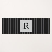 Mannelijk gestreept zwart en grijs yogamat (Voorkant (horizontaal))