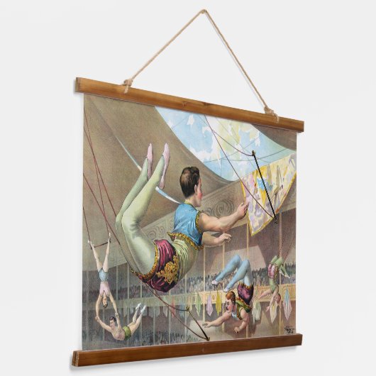 Mannelijke acrobaten die optreden in een circus hangend wandkleed (Gebogen)