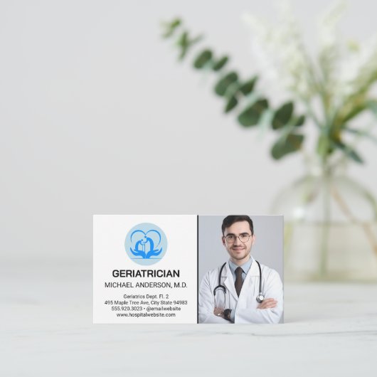 Mannelijke arts in Lab Coat | geriater Visitekaartje (Staand voorkant)