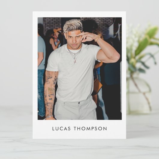 Mannelijke beïnvloeder Actor Comp Kaart 5 Foto QR (Staand voorkant)