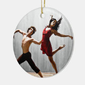 Mannelijke en Vrouw moderne dansers in het Rode Dr Keramisch Ornament (Links)