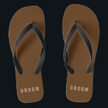 Mannelijke Groom Teenslippers Custom kleuren<br><div class="desc">"bruin" met beige "bruidegom" bewerkbare tekst. Geweldig voor iedereen op het huwelijksfeest of zet gewoon jouw naam in de sjabloon. Klik op "Aanpassen" en gebruik de stalen aan de rechterkant om de achtergrondkleur te wijzigen. Het pipet-gereedschap geeft u nog meer stalen en de "geavanceerde" link opent het hele spectrum. U...</div>
